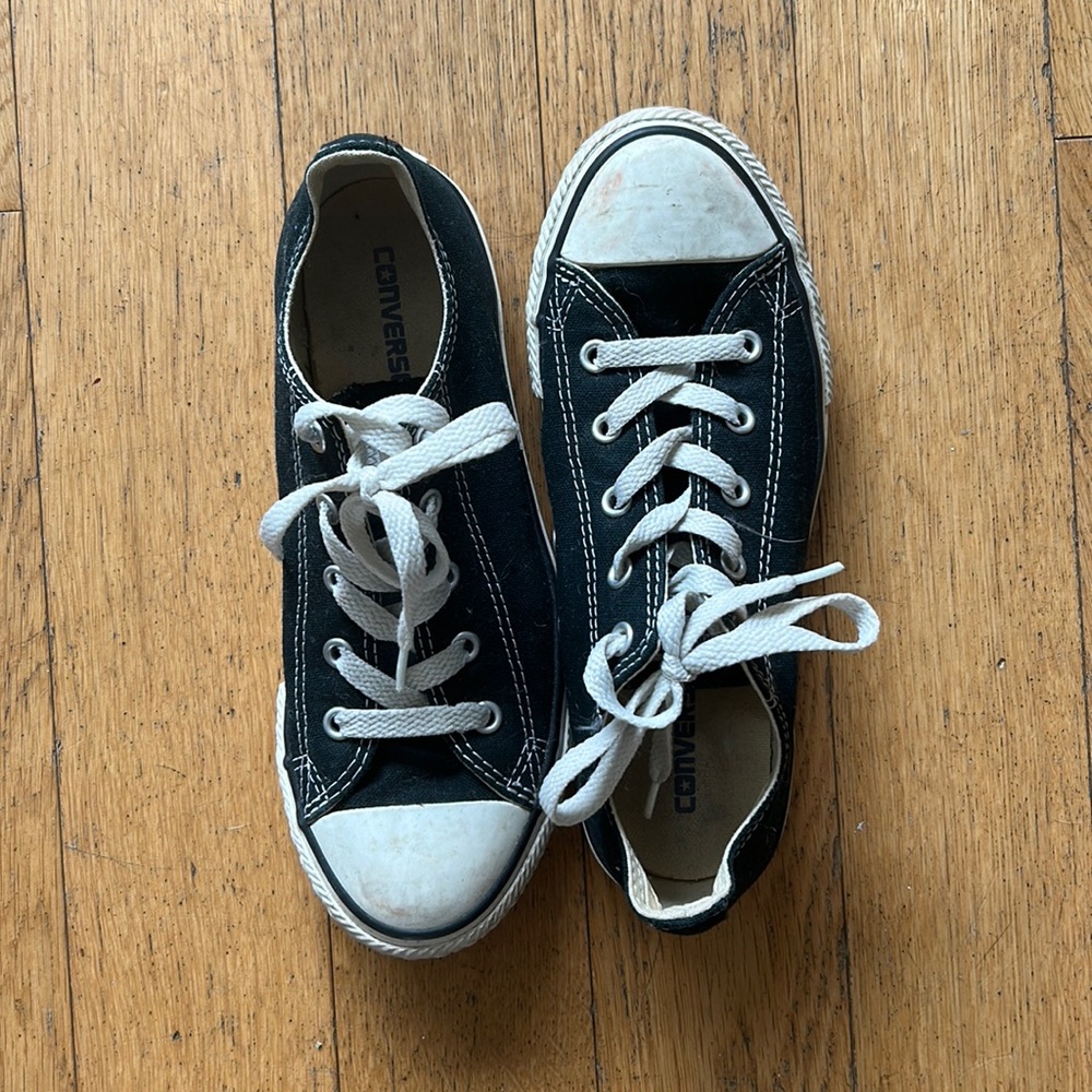 CONVERSE black. Size kids 3 (women’s 5.5)